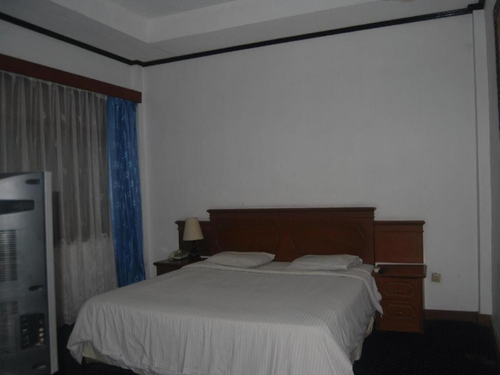 Sadinah Sahid Josodipuro Hotel Colomadu Exterior photo