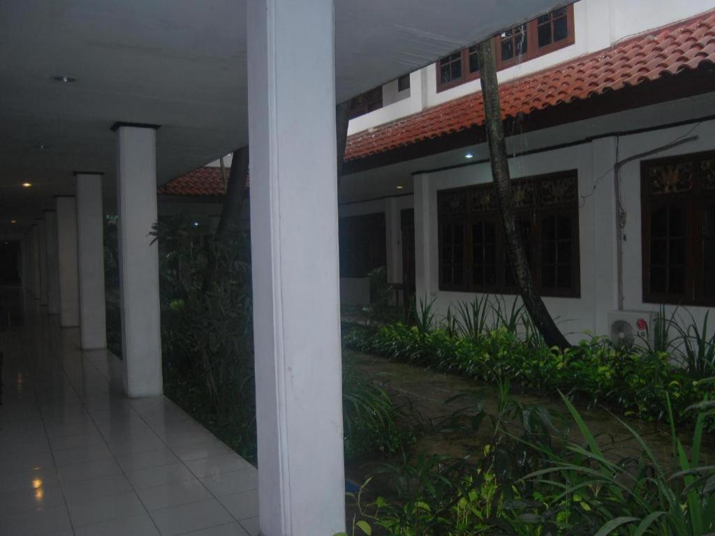 Sadinah Sahid Josodipuro Hotel Colomadu Exterior photo