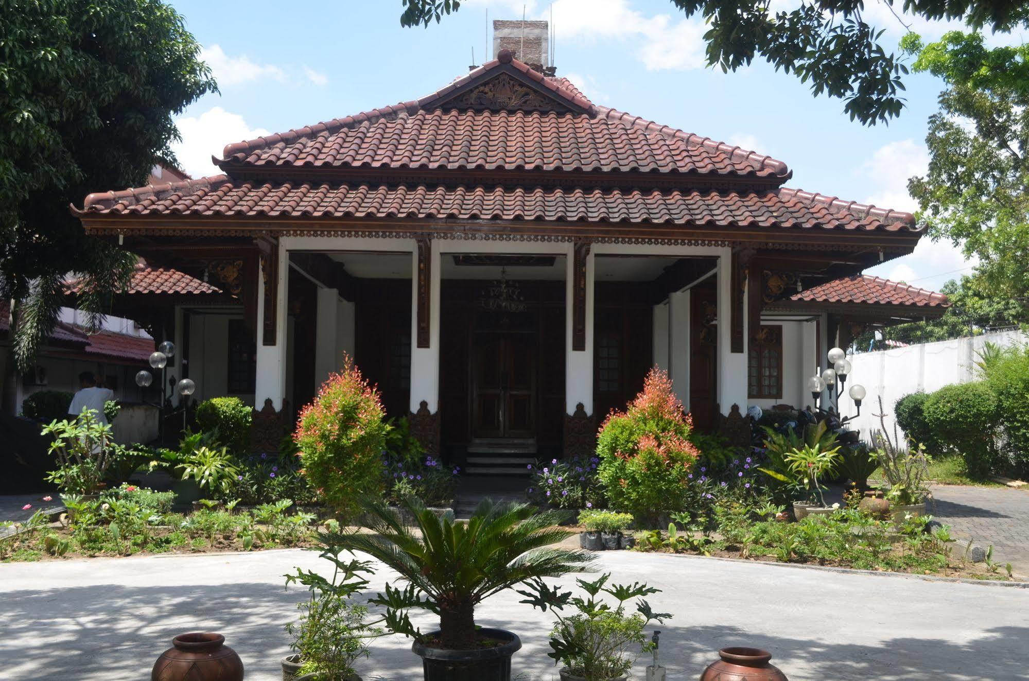Sadinah Sahid Josodipuro Hotel Colomadu Exterior photo